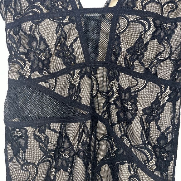 Bebe Dress - Picture 4 of 8